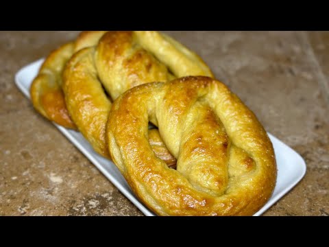 AMAZING HOMEMADE SOFT PRETZELS