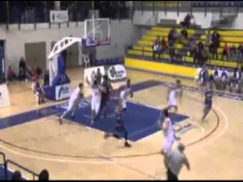 CANASTA DE LA VICTORIA DE COCINAS.COM ANTE MELILLA BALONCESTO