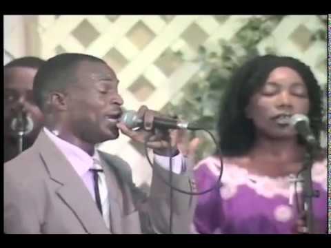 PADON Map Mande'w Jewova. Pastor Jean Claude Derisier (Zoom) Live In Haïti Official music video 2009
