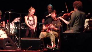 Blake Mills with Fiona Apple, "Seven", Seattle, WA 09.23.14