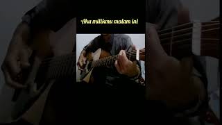 Download lagu Aku milikmu malam ini iwan fals mp3