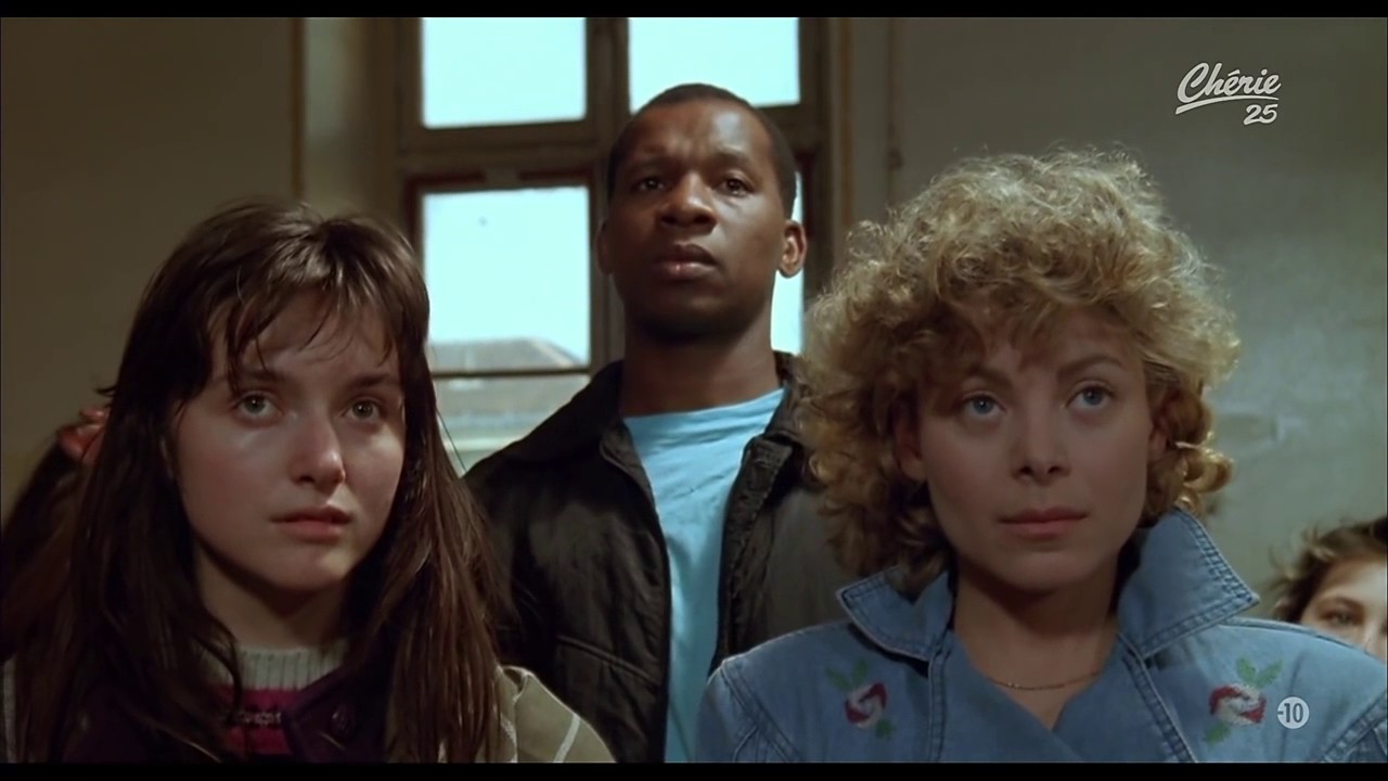 Miniature de la vidéo Promotion canapé  - extrait ( formation postiers ) -1990 du film Promotion canapé