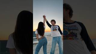 Download lagu Vik White & Lauren Gibson gat the Funky Moves ⚡ mp3