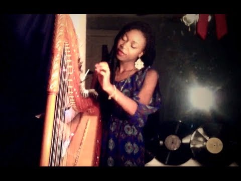 Amazing Grace in 5 Languages (Harp/Vocal Cover) - Tyné