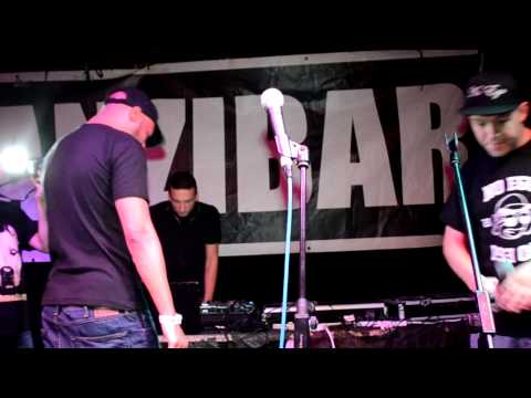 Def Majors vs Teknico