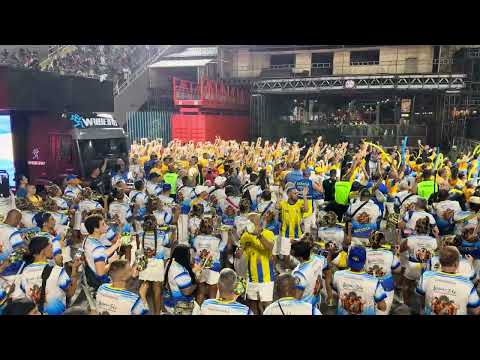 Bateria da Unidos da Tijuca no ensaio técnico para o carnaval 2025