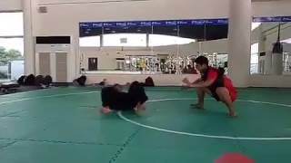 Download lagu Teknik Bantingan Pencak Silat - Denny Aprisani mp3