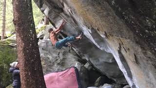 Video thumbnail of Voigas, 8a+. Magic Wood