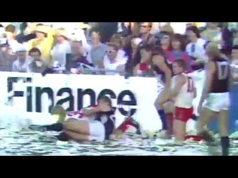 Commentary - Mindless Hoons 1984 Round 10 - Peter Landy