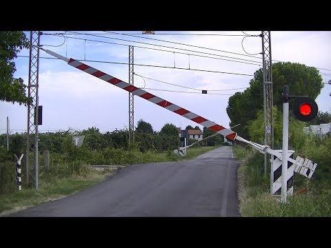 Spoorwegovergang Faenza (I) // Railroad crossing // Passaggio a livello