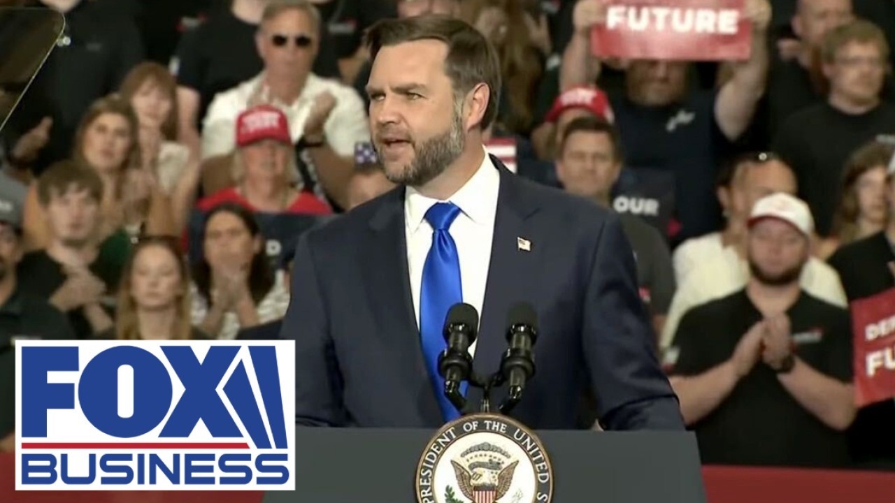 JD Vance delivers remarks at Michigan midterm rally