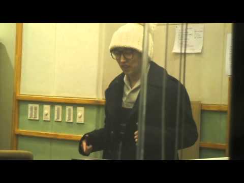 120104 Sukira- Sungmin Fan Service XD!!!