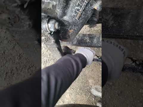 how dangerous is this ? 0-10. #Trucking #steeringwheel #draglink #diy #dieselmechanic dieselm