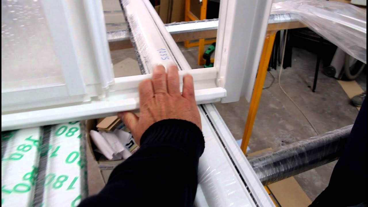 Watch Como quitar la guia desmontable de la mampara de 3 puertas correderas Now Como quitar la guia desmontable de la mampara de 3 puertas correderas