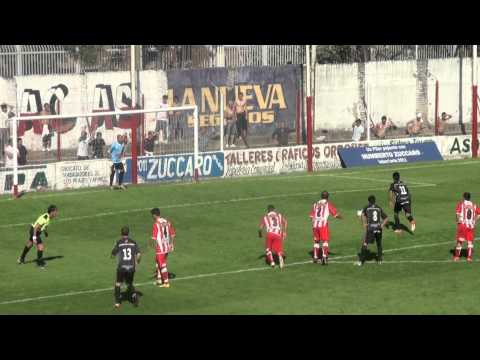 Segundo gol de Dálmine de penal ante Barracas Central