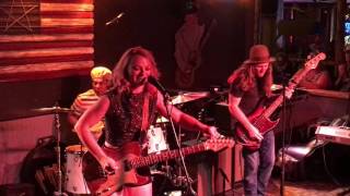 Samantha Fish - Road Runner/Blame It On The Moon - Smokin' Moe's - 6/25/16