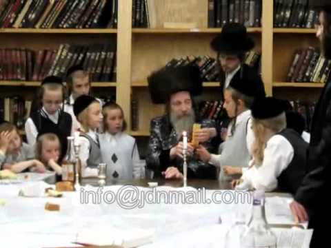 Burshtin Rebbe Making Havdalah In The Country Elul 5772