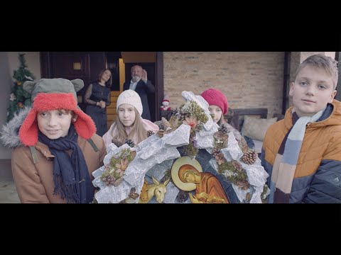 Вечниот Бог - трета верзија со Антониа, Ламбе и Златно славејче