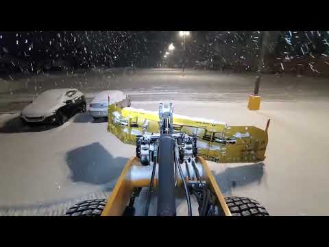 Snow plowing of a big commercial outlet  with Metal Pless live Edge 24-12-24 part 1...