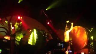 Imagine Dragons, "Radioactive" (Drum breakdown)