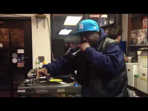 OXYGEN & EDAN - Academy NYC in-store (12-16-12): Ox needle drops + rhymes!