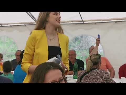 Danica i Ivona - Popularni Fićo (Official live Video)