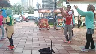 Download lagu Joget Gadis Melayu - ZAFINA Fitness mp3 Download lagu Joget Gadis Melayu - ZAFINA Fitness mp3