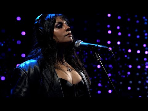 Girl Ultra - DameLove (Live on KEXP)