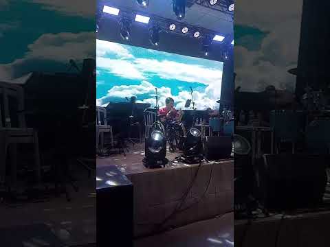 Cantei no festival de Honório serpa Paraná a música da banda Os Atuais antes de ir embora 