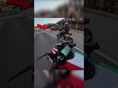 Kadın sürücü ortalığı birbirine kattı😮👀