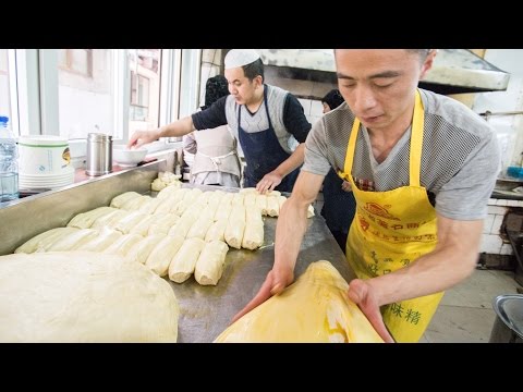 Muslim Chinese Street Food Tour in Islamic China | BEST INSANE Hand Pulled Noodles in China!