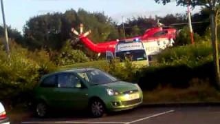 preview picture of video 'R118 Helicopter landing at Coleraine Causeway Hospital'