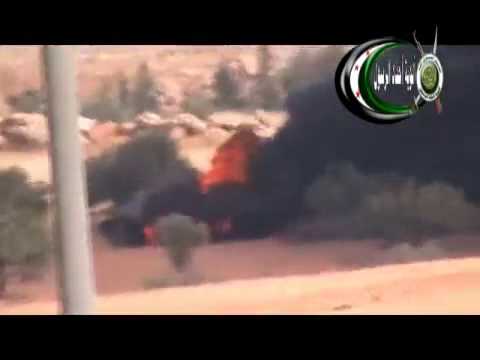 تدمير دبابة بعد استهدفها في بسيدا في محافظة إدلب