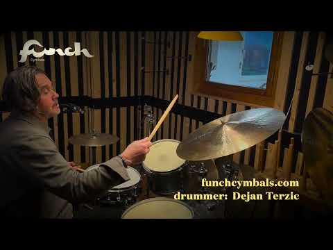 22" TW Tribute 2594g