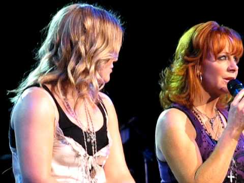 Up To The Mountain - Kelly Clarkson and Reba