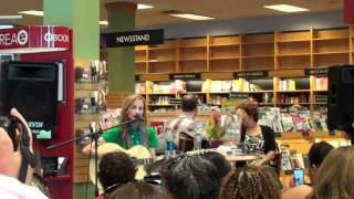 Chely Wright &quot;Damn Liar&quot; @ Borders San Diego