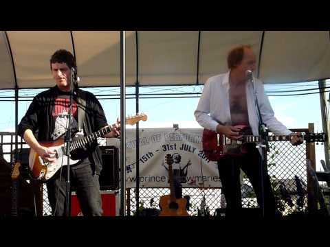 John Otway & Richard Holgarth cover 'House Of The Rising Sun'  24.7.11.