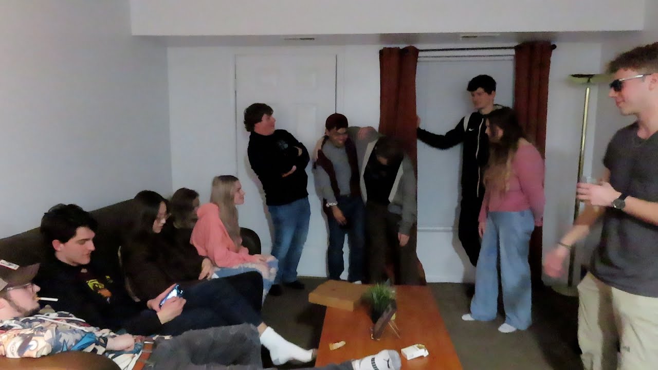 Miniature de la vidéo Relationship in Jeopardy (Short Film- Rom Com??) | ThomasProductions du film Relationship in Jeopardy
