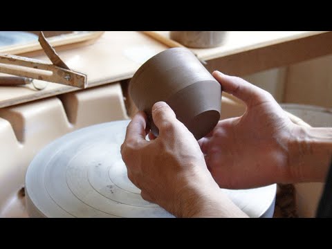 making a simple angular cup out of clay