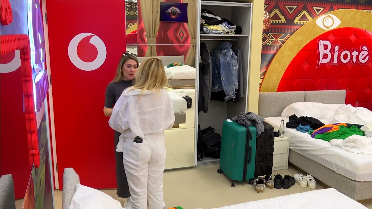 Vesa sqarohet me Ilnisën: Ta thashë me të qeshur/ Dy banoret përqafohen!