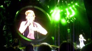 sugarland Find the Beat again 2010 Atl