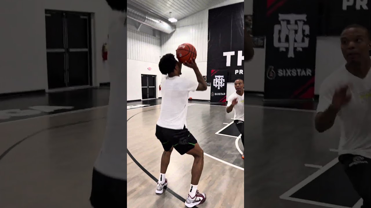 Former Louisville Standout El Ellis Can Really SHOOT IT. 🎯