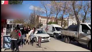 Adliye Kavşağında Tır Ve Kamyonet Trafiği Tıkadı!