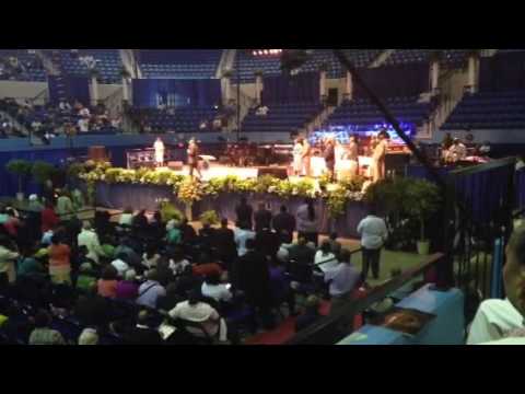 Jamal Bryant Explains Confrontation w/ Gangster