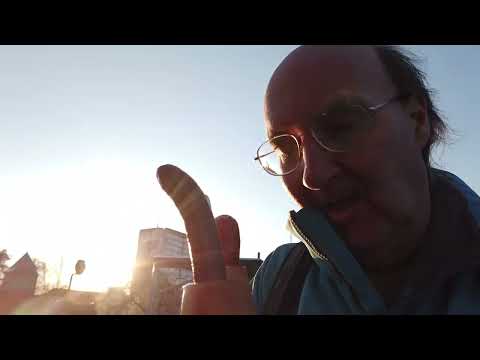 MongoTV_11587 - ENGLISH VLOG - Wednesday 7.30 PM - Eating 2 Hot Dog - 9.860 Video To Go