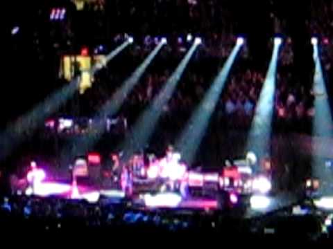 Pearl Jam Unknown Thought GREAT SOUND Live @ MSG 5.20.10