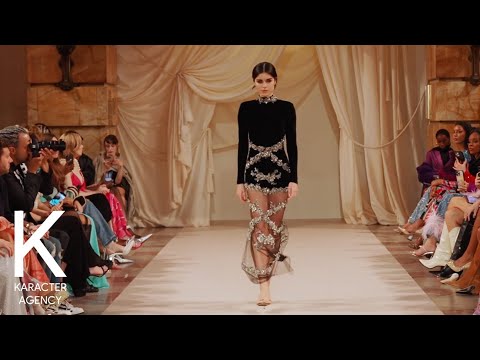 MODELS | Marianne Bittencourt desfila na New York Fashion Week para PatBo Fall 2023