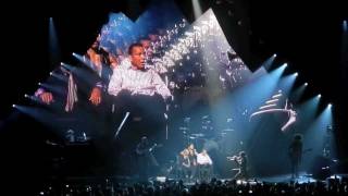 Lenny Kravitz sings Happy Birthday to ALI