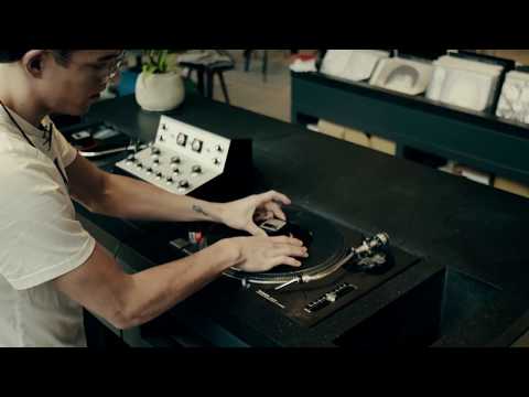 Varia Instruments shows its new handcrafted TTW10 turntable weight