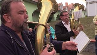 VACENOVICE-Domácí muzikanti z dechové hudby dělali příjemnou hudební kulisu VACENOVICE-Domácí muzikanti z dechové hudby dělali příjemnou hudební kulisu